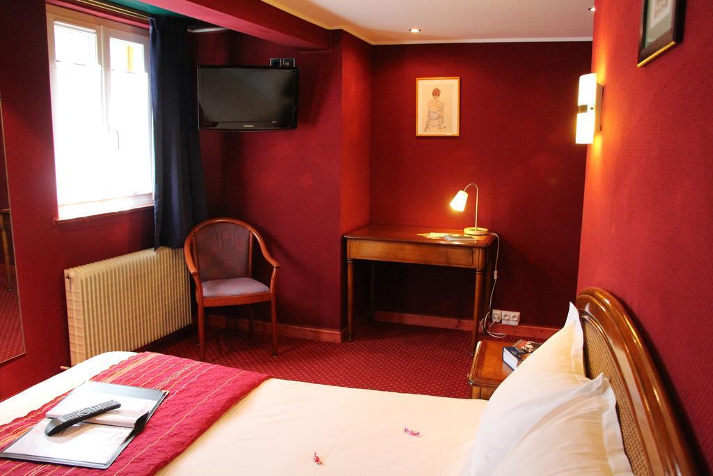 Hotel Restaurant La Cigogne 묑스테르 외부 사진